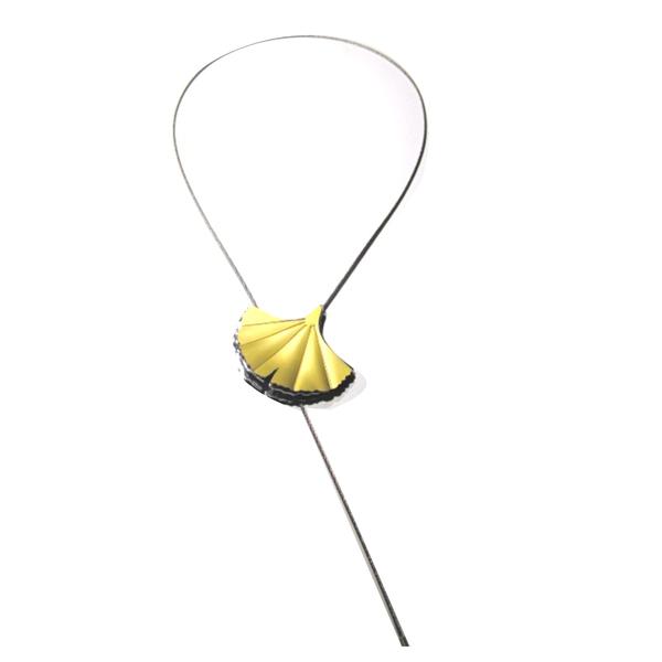 Schuifcollier - Ginkgo blad van geanodiseerd gekleurd aluminium met hoogglans edelstaal aan rvs kabel ketting; kan op meerder lengtes gedragen worden