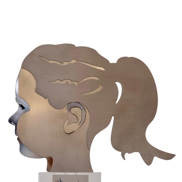 Meisje hoofd en profil in RVS sculptuur -
